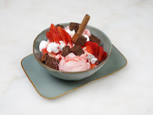 Strawberry Brownies Cup